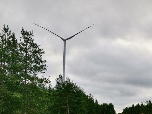 Ett vindkraftverk.