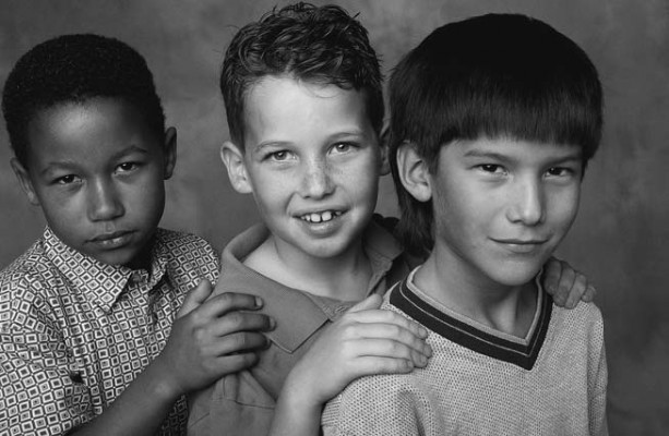 Porträtt av tre pojkar